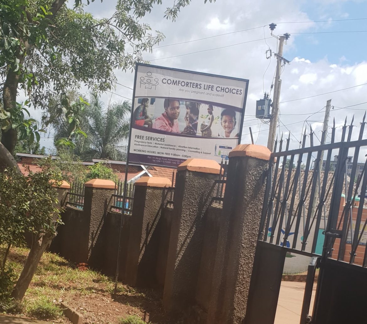 Uganda'da muhabirlere kürtaj yaptırarak gelecekteki başkanı öldürebileceklerinin söylendiği bir klinik. Fotoğraf: openDemocracy